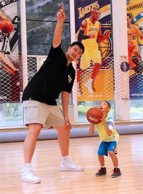 疑是更大的